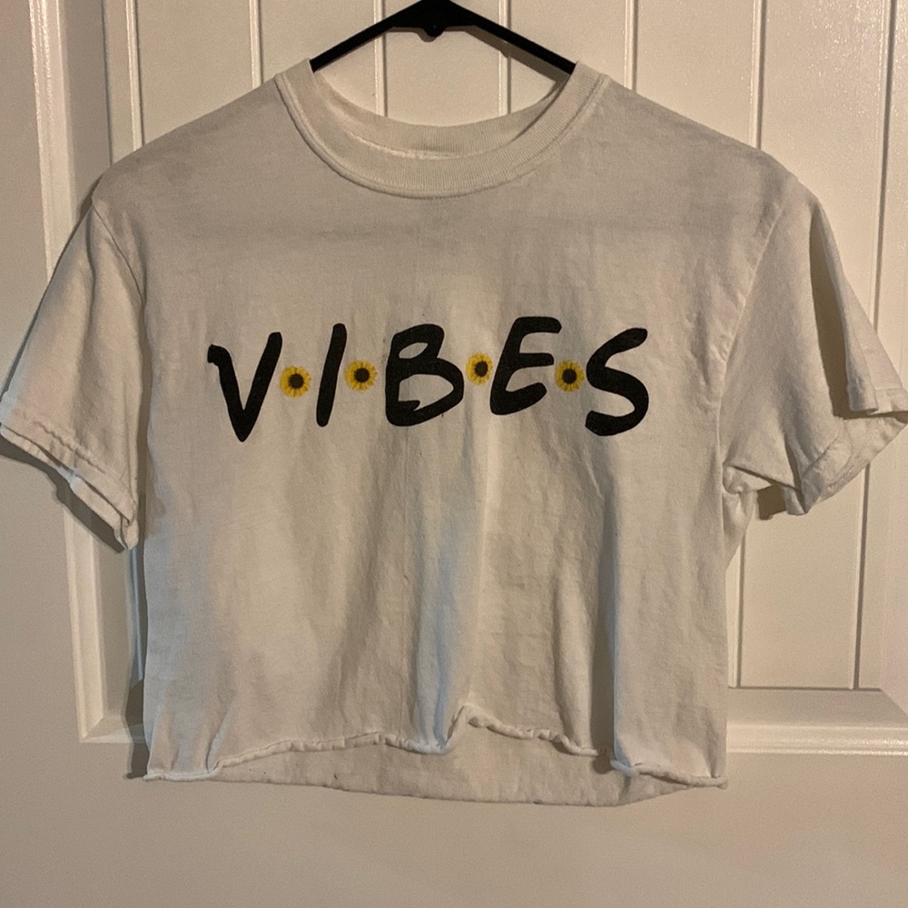 White Vibes shirt with sunflowers